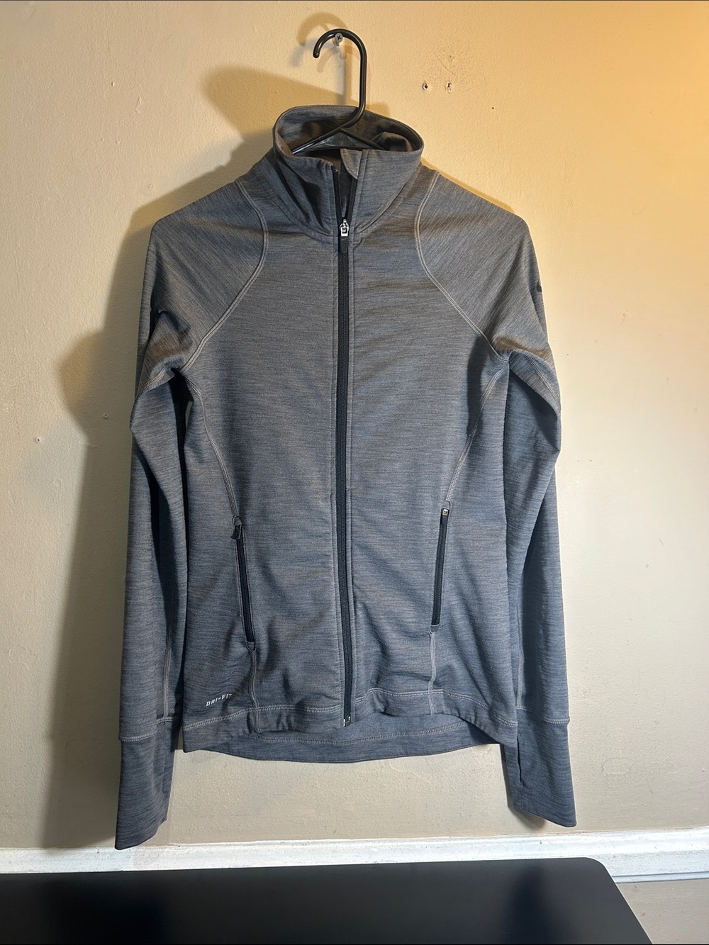 Nike Dri-fit Womens Small Gray Running  jacket Full Zip W/Thumb Hole Pockets